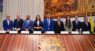 Governadora em exercício Mailza participa da posse da nova mesa diretora do Parlamento Amazônico