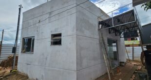 Deracre trabalha na conclusão de espaço destinado a mototaxistas em Porto Acre