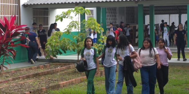 Estado amplia ensino integral para mais nove escolas em Cruzeiro do Sul