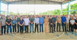 Gladson Camelí assina contrato para construção de casas populares em Plácido de Castro