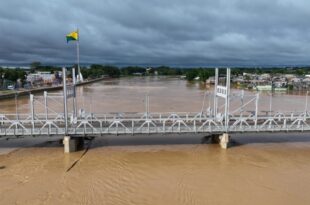 Governo intensifica apoio aos municípios no atendimento a famílias afetadas por enchentes no Acre