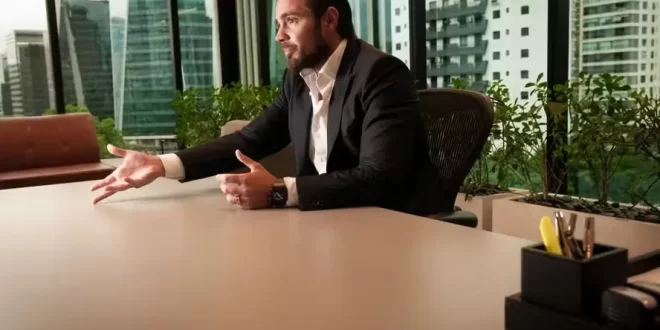 Polícia Federal investiga orgias sexuais de Daniel Vorcaro para políticos e empresários