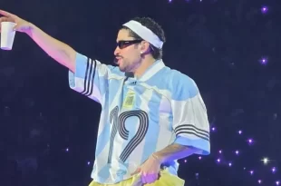 Bad Bunny entra em coro contra Milei em show em Buenos Aires