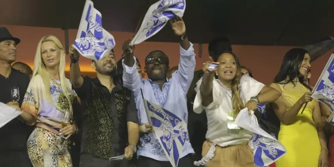 Globo censurou homenagem a Lula na Sapucaí, mas glorificou desfile pago por ditador africano