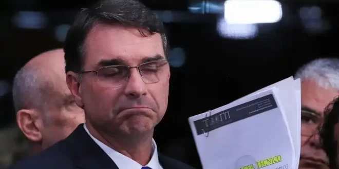 Veja 15 escândalos imorais atribuídos aos Bolsonaro após Flávio dizer que “Lula trouxe a imoralidade”