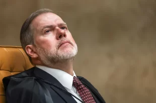 Assessor de Toffoli é colunista de site que publicou diálogos de ministros do STF sobre o Master
