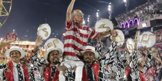 O carnaval foi, é e sempre será pura política