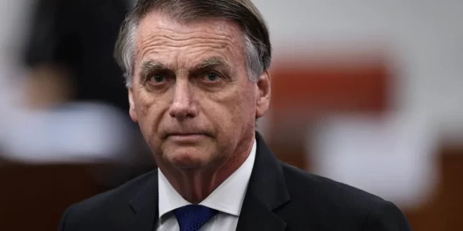 MP Militar pede perda de patente de Bolsonaro e mais quatro