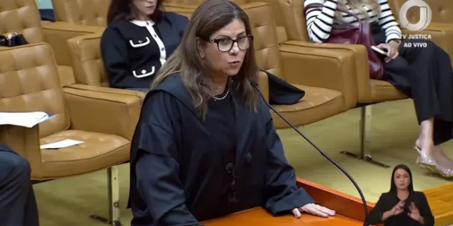 Pobre menina rica: ex-juíza que reclamou de pagar o próprio café recebeu R$ 296 mil em três meses