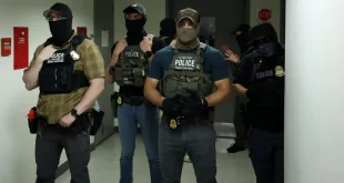 Sem limites: agentes do ICE invadem Universidade de Columbia para prender estudante no alojamento