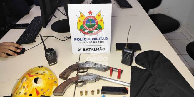 Violência em Rio Branco: dupla é detida com escopetas, munições e droga após denúncia de sequestro