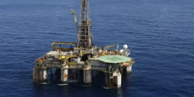Preço do petróleo Brent dispara após ataques dos EUA e Israel contra o Irã