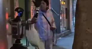 Robô humanoide causa pânico nas ruas e mulher é levada ao hospital