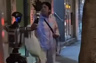 Robô humanoide causa pânico nas ruas e mulher é levada ao hospital