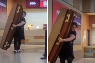 Mulher usa caixão para aproveitar oferta de pipoca em cinema
