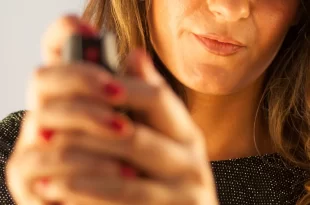 Câmara aprova venda e posse de spray de pimenta para mulheres como forma de autodefesa