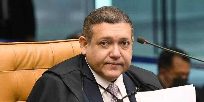 Assessor de Trump barrado por Lula teria reunião com Kassio Nunes para discutir eleições no Brasil