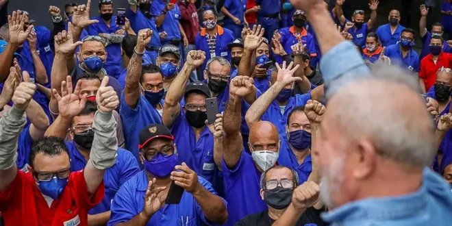 Efeito Lula: renda do trabalho cresce 19,6% nos últimos 4 anos e reduz desigualdade no Brasil