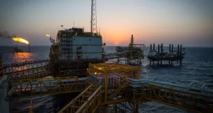 Consequência da guerra: preço do petróleo dispara e atinge maior valor em 8 meses após ataques ao Irã