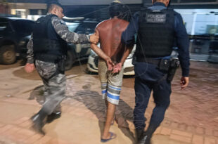 É condenado, foge, e acaba preso por perturbação da vizinhança por som alto