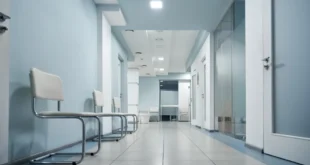 Bactéria resistente se espalha fora de hospitais e desafia protocolos médicos