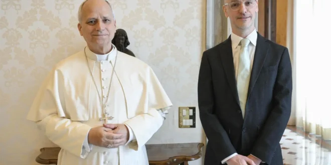 Jornalista que denuncia crimes sexuais do Opus Dei se reúne com o Papa e pede ação