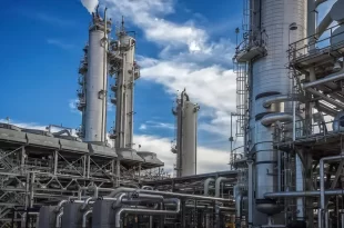 Consequências da guerra: conflito no Oriente Médio pode elevar custos da petroquímica e fertilizantes no Brasil