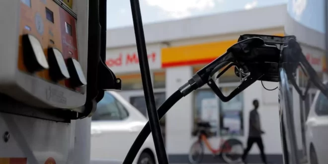 Ataque de Trump ao Irã provoca maior alta diária da gasolina nos EUA desde 2005