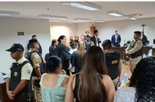 Mãe que matou e cortou pênis de abusador de sua filha é absolvida