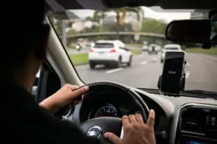 Governo propõe mínimo de R$ 10 para motoristas e entregadores de app
