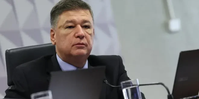 Corrupção que chama? presidente do CPMI do INSS comprou avião de R$ 330 mil por R$ 1,5 milhão