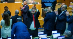 Punição padrão: Israel aprova pena de morte para palestinos e comemora decisão com champanhe