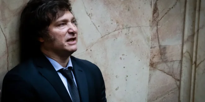 Justiça argentina salva trabalhadores e suspende trechos da reforma trabalhista de Javier Milei