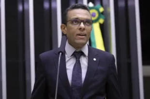 Prove a honestidade: Otoni de Paula pede quebra de sigilo de Flávio Bolsonaro