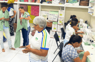 Ieptec leva cursos de costureira e agente de informações turísticas para mulheres em Xapuri