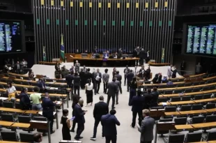 Câmara dos Deputados aprova projeto de lei que aumenta a pena para crimes contra a vida de 60 +