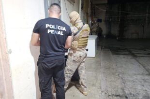 Dois celulares são apreendidos em cela de presídio durante Operação Mute