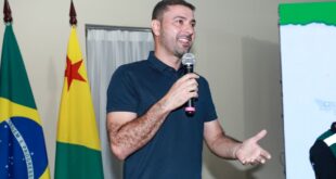 Nicolau Júnior destaca criação da Faculdade Estadual do Acre como avanço histórico para a educação