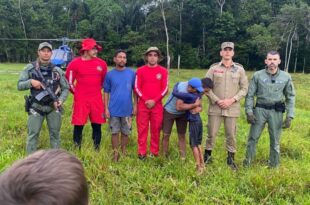 Caçadores perdidos em Porto Walter são resgatados e levados para casa de helicóptero