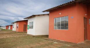 Governo realiza 3ª entrega de 100 unidades habitacionais na Cidade do Povo nesta terça