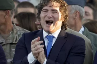 Flávio Bolsonaro quer copiar: veja as mudanças trabalhistas que Milei implantou na Argentina