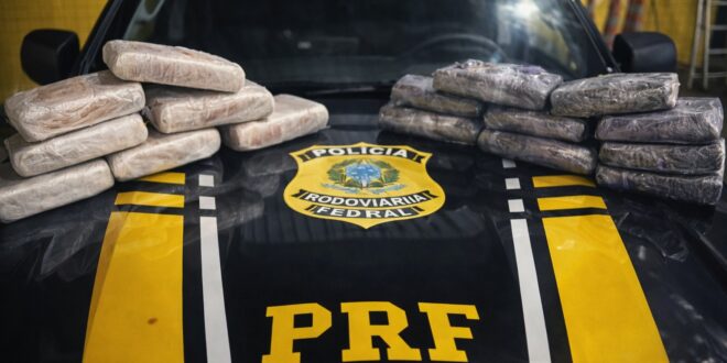 Drogas em Rio Branco: PRF apreende 8,1 quilos de skunk escondidos em latas de massa corrida