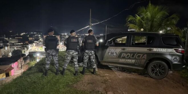 Roubar e não carregar: quadrilha faz motorista refém, rouba e acaba deixando produtos para trás ao fugir da polícia