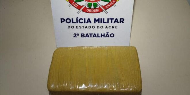 Dando sopa: PM apreende 1 quilo de skunk em casa abandonada em Rio Branco