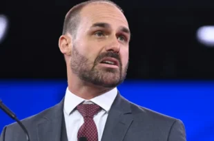 Se complicou mais: Eduardo Bolsonaro foge de depoimento ao STF