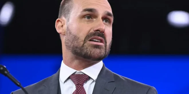 Se complicou mais: Eduardo Bolsonaro foge de depoimento ao STF