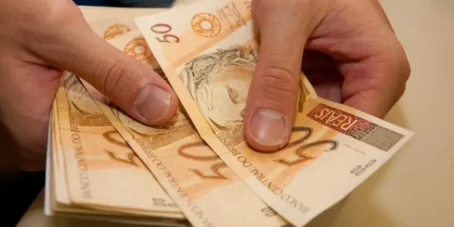 Governo Lula propõe aumento do salário mínimo