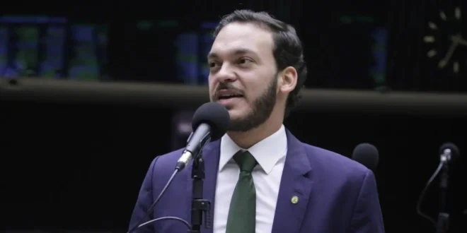 Mistura de política com bandidagem: ex-deputado é preso por envolvimento em megafuga de presos