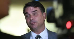 Ligação que não poderia faltar: CEO do BRB preso financiou parte dos R$ 5,9 milhões para mansão de Flávio Bolsonaro