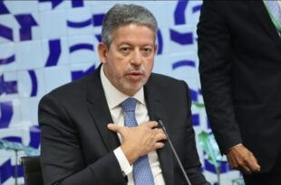 Arthur Lira compra jatinho de US$ 1 milhão junto com ruralista que tem mais de R$ 100 milhões em contratos com o governo e R$ 15 milhões em emendas